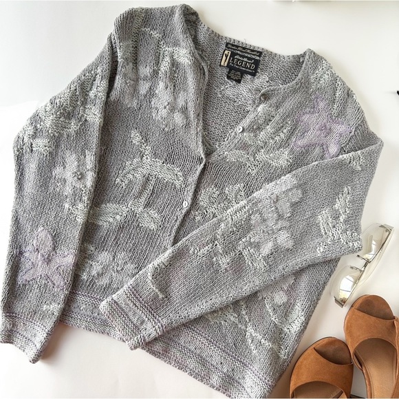 Eddie Bauer Sweaters - Vintage Eddie Bauer legend for four generations sweater